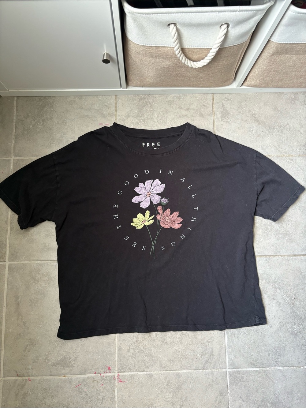 Boxy Tees Bundle - Ripcurl, Levi’s, Vans, H&M - Picture 8 of 8